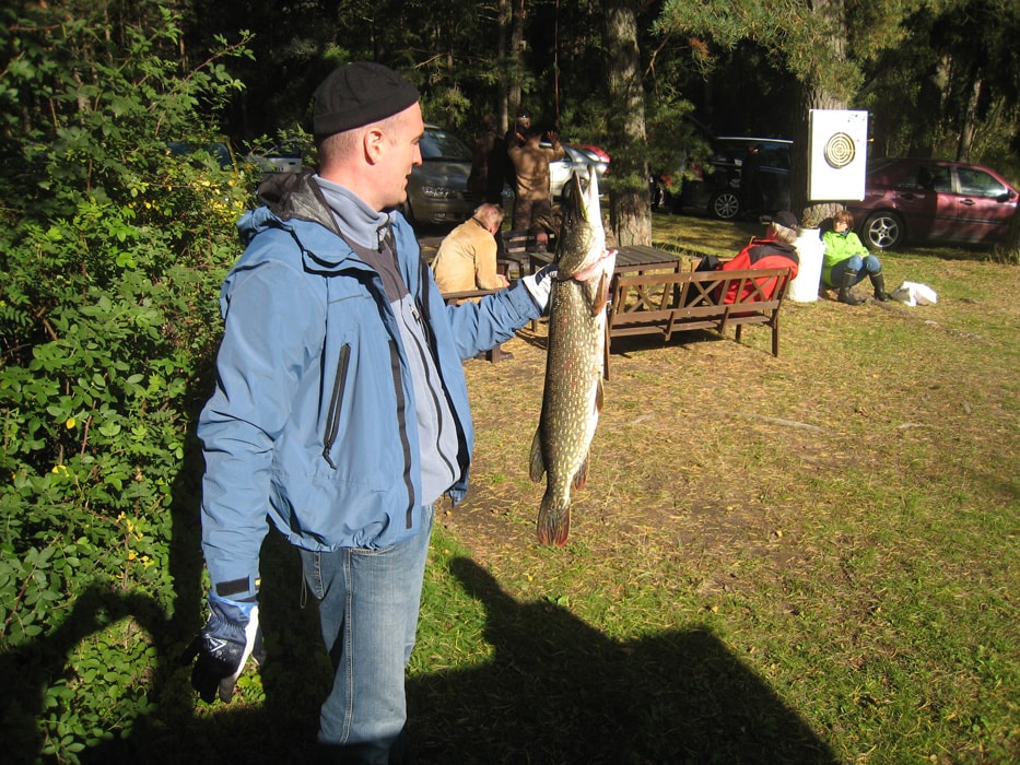 Tolfsnäs Hufvudstadsbladetin ja Helsingin Sanomien Välinen-Perinteinen Kalastuskilpailu Syyskuu 2011