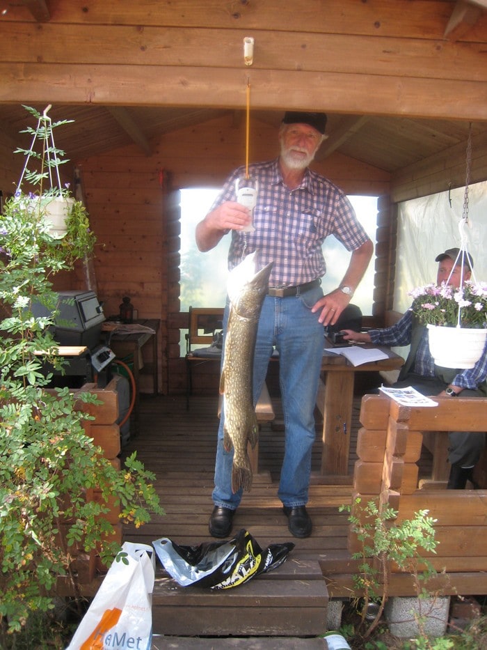 Tolfsnäs Hufvudstadsbladetin ja Helsingin Sanomien Välinen-Perinteinen Kalastuskilpailu Syyskuu 2011