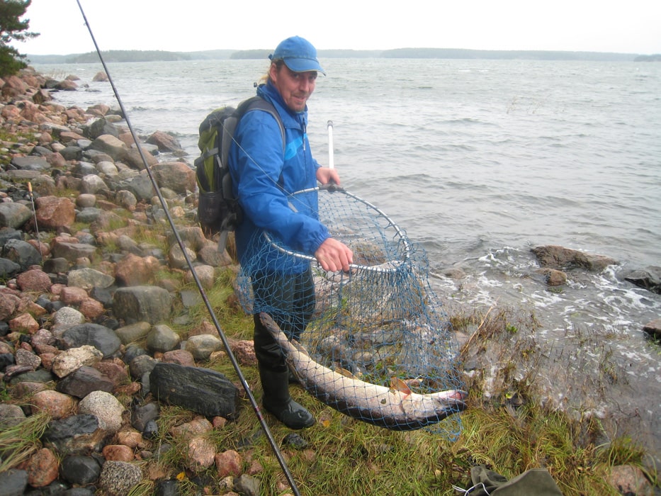 Tolfsnäs Hufvudstadsbladetin ja Helsingin Sanomien Välinen-Perinteinen Kalastuskilpailu Syyskuu 2011