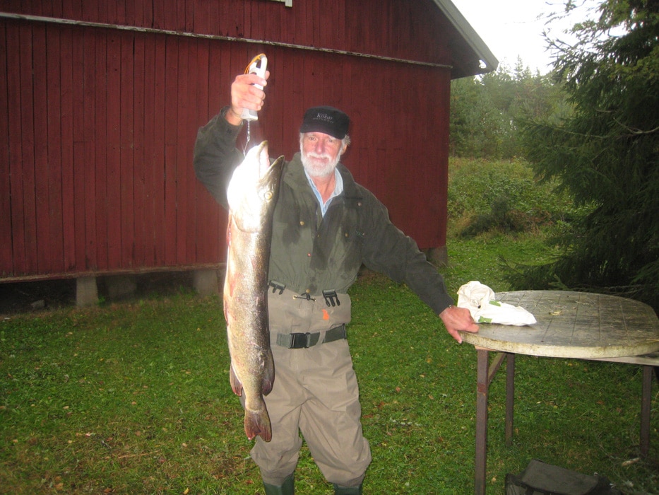 Tolfsnäs Hufvudstadsbladetin ja Helsingin Sanomien Välinen-Perinteinen Kalastuskilpailu Syyskuu 2011